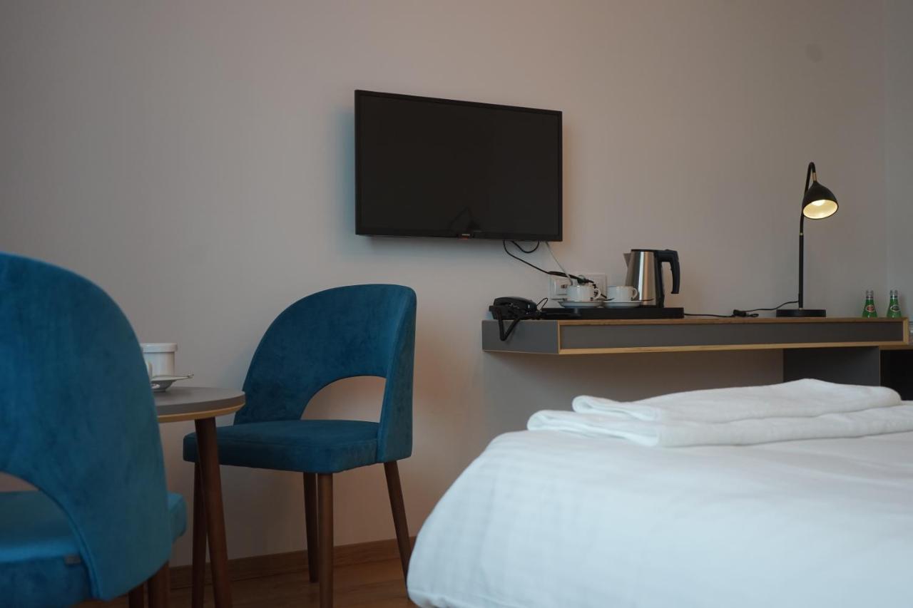 Hotel Art Cafe Nakło nad Notecią Esterno foto
