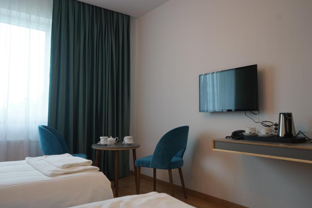 Hotel Art Cafe Nakło nad Notecią Esterno foto